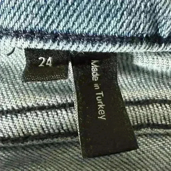 THEORY JEANS MEDIUM WASH SIZE 24 Straight Leg - Picture 4 of 10